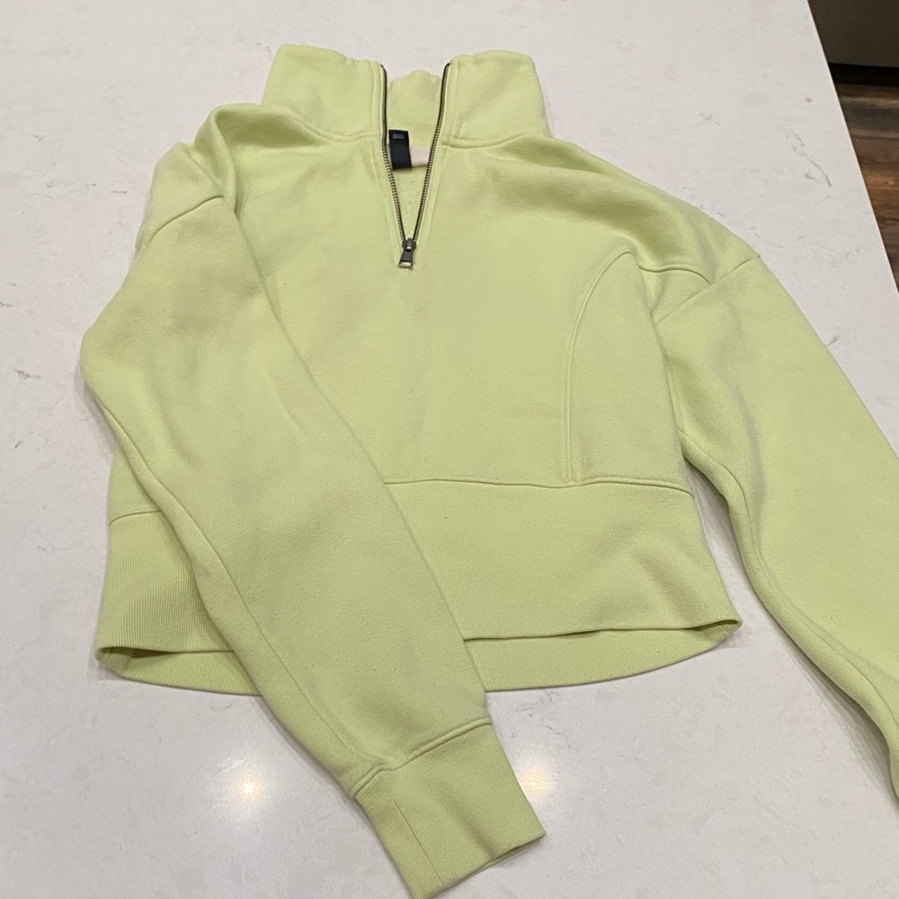 Green Xs Pullover